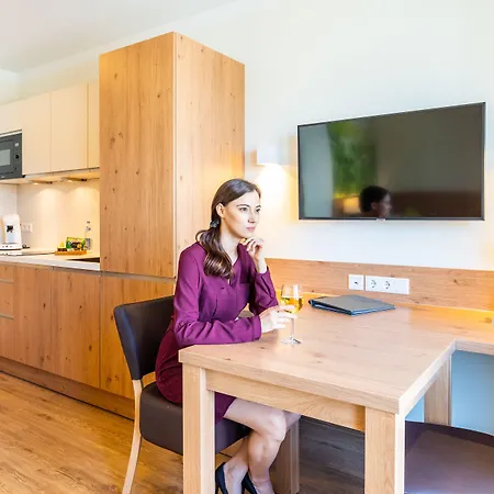 아파트호텔 Inhouse - Wohnen Auf Zeit 4*