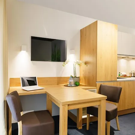 Lägenhetshotell Inhouse - Wohnen Auf Zeit 4*