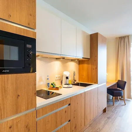 아파트호텔 Inhouse - Wohnen Auf Zeit 4*