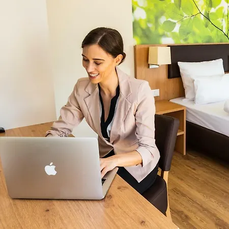 아파트호텔 Inhouse - Wohnen Auf Zeit 4*